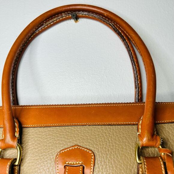 Vintage DOONEY & BOURKE 90s Tan Brown Leather All Weather Shoulder Purse Handbag - Picture 10 of 15